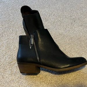 Kensie boot/shoes size 9 **NEW**